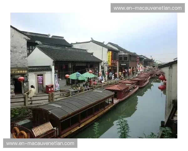 沪苏双城记：在魔都的玻璃森林与姑苏的碎金往事间，寻找生活的终极解法